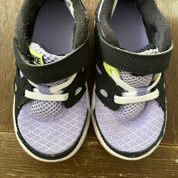 SOLD - Nike Free Run 2 - Toddler - Picture 2 of 5